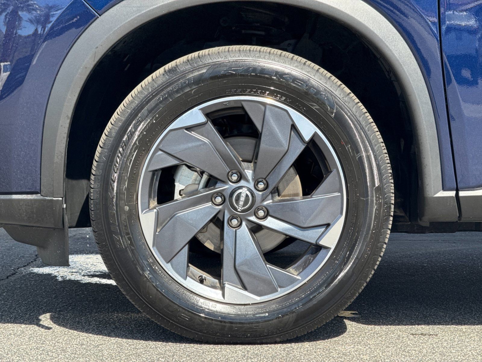 Used 2025 Nissan Rogue SV image 24