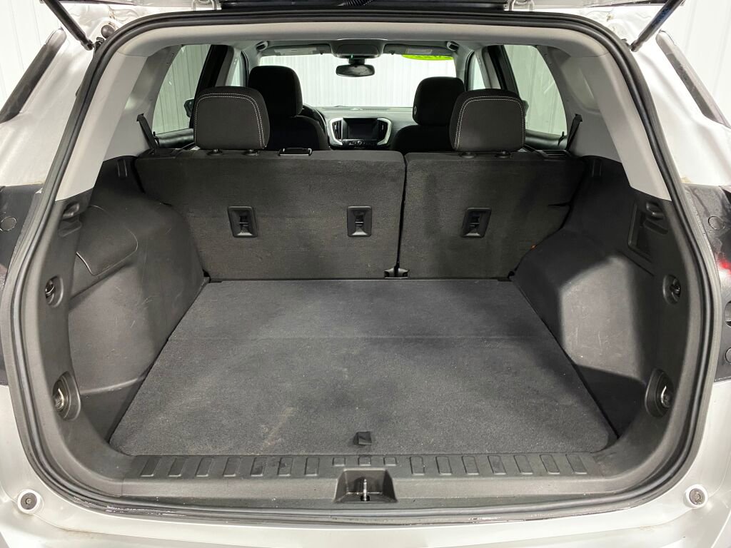 Used 2022 GMC Terrain SLE w/ Driver Convenience Package image 10