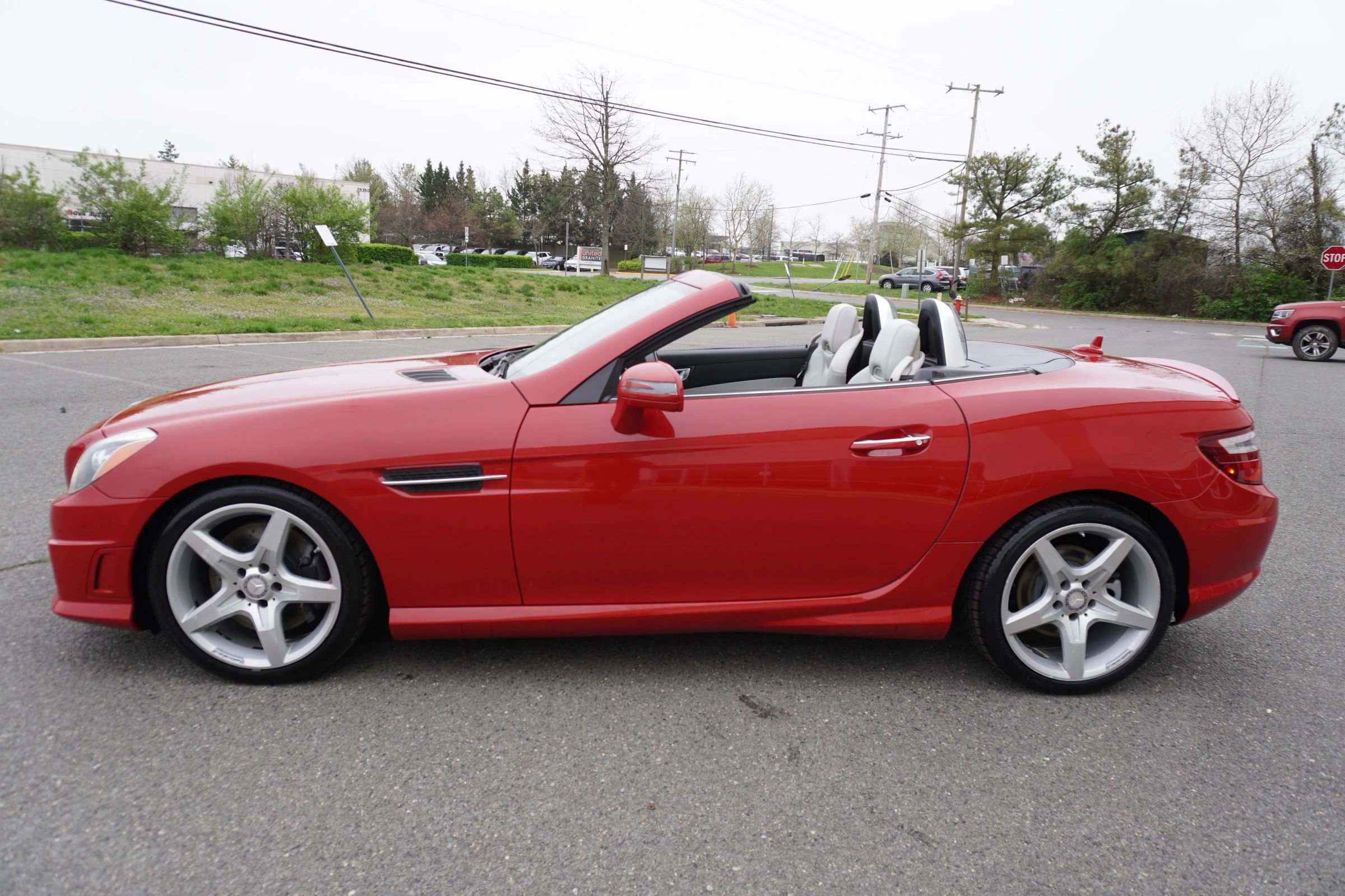 Used 2012 Mercedes-Benz SLK 350 image 9