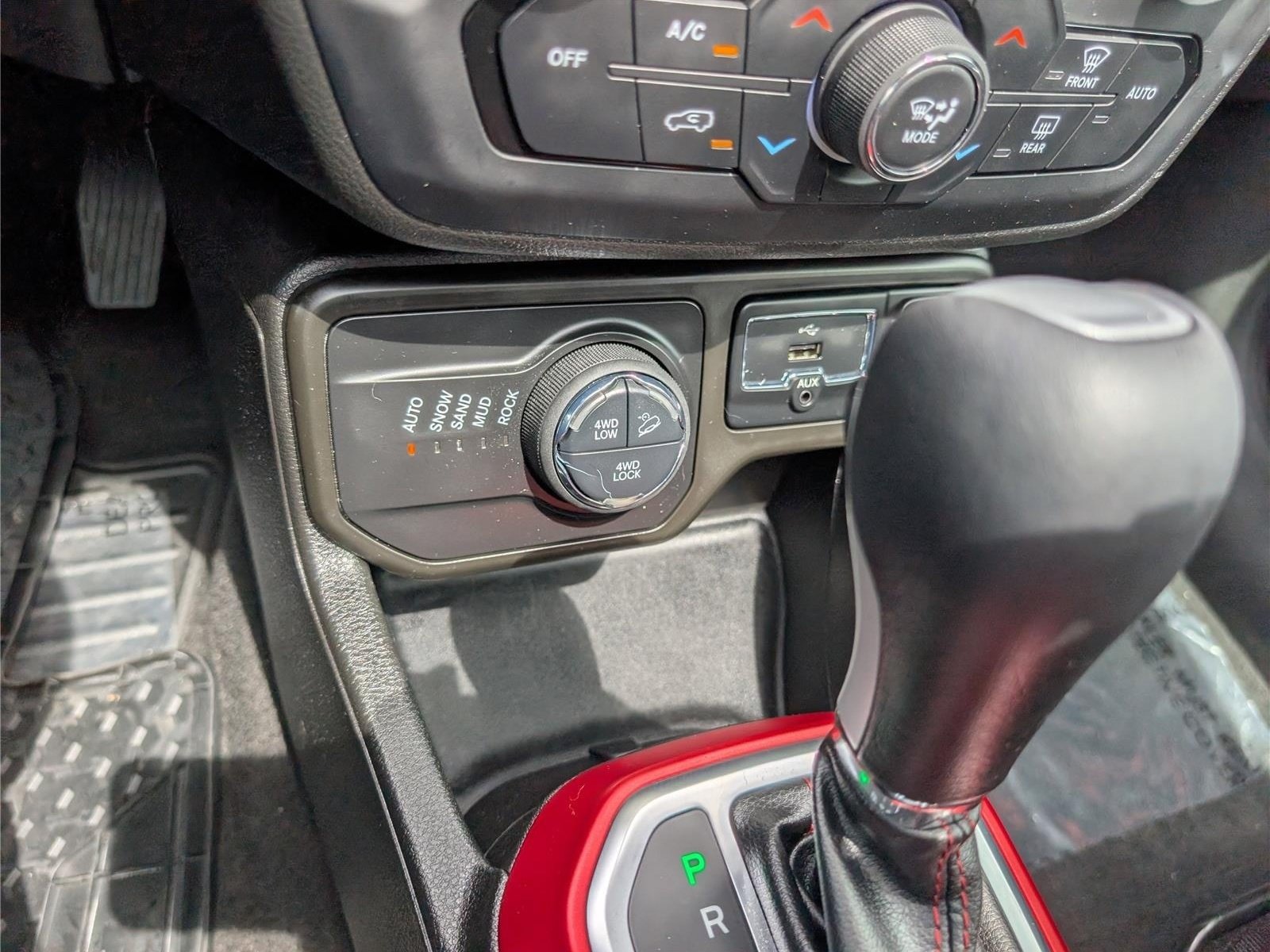 Used 2022 Jeep Renegade Trailhawk w/ Sun/Sound Group AWD/4WD image 25