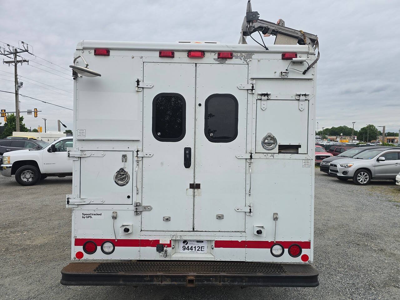 Used 2009 Chevrolet Express 3500 RWD image 3