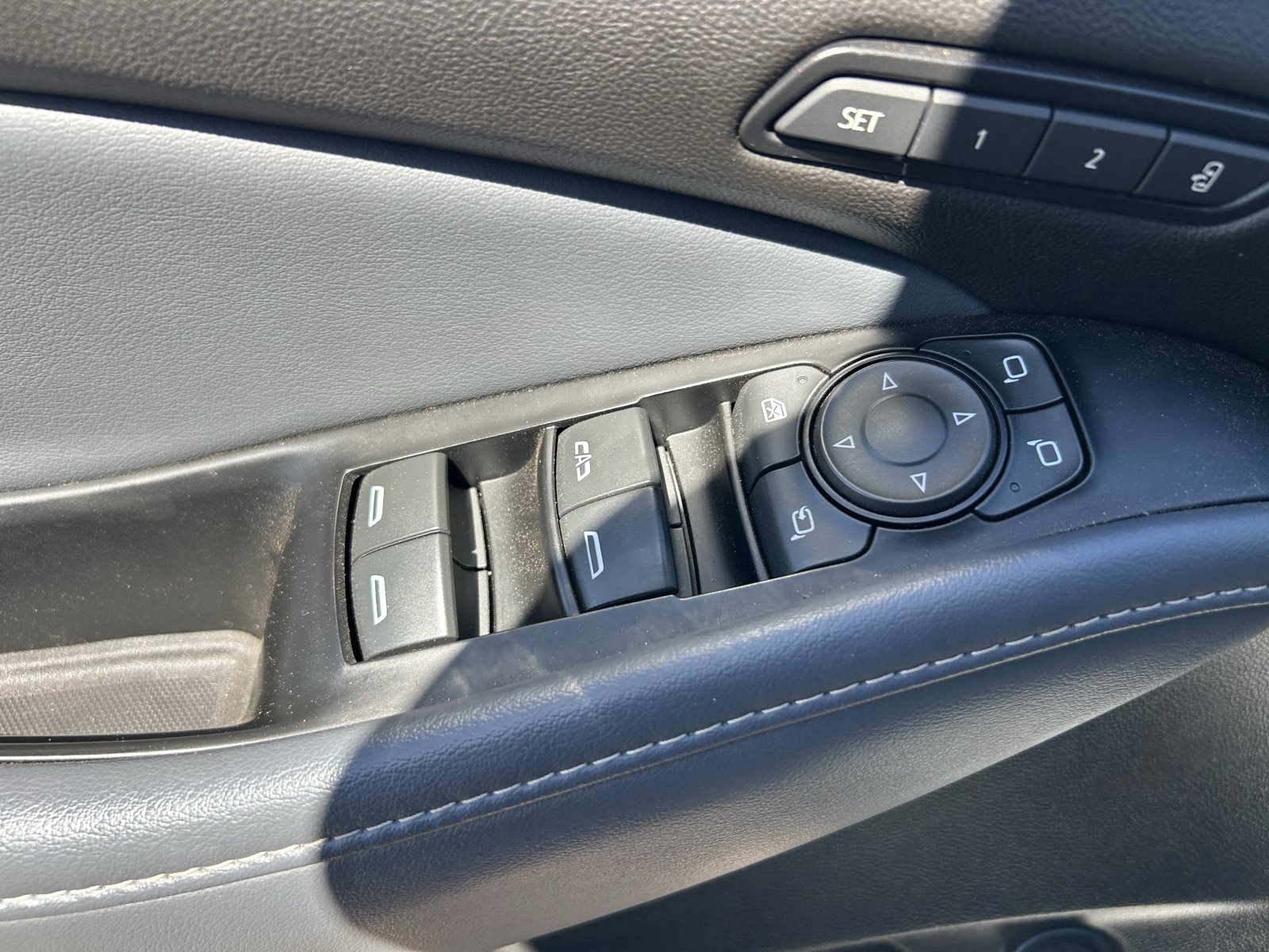 Used 2024 Buick Enclave Premium AWD/4WD image 30