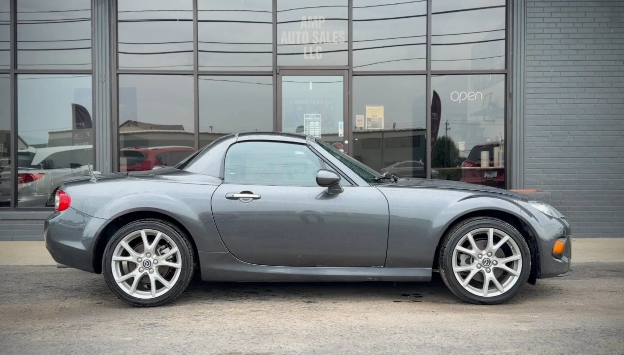Used 2015 MAZDA MX-5 Miata Grand Touring w/ Premium Package RWD image 3