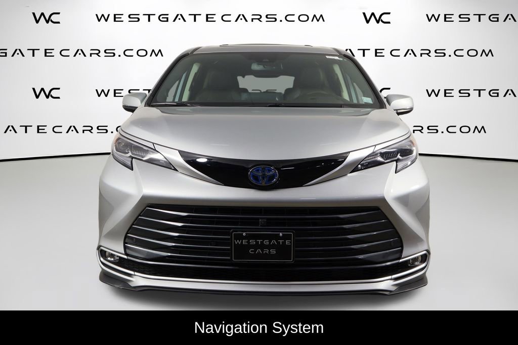 Used 2024 Toyota Sienna Platinum video 2
