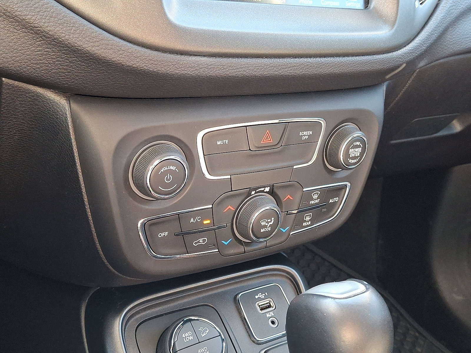 Used 2020 Jeep Compass Trailhawk AWD/4WD image 17