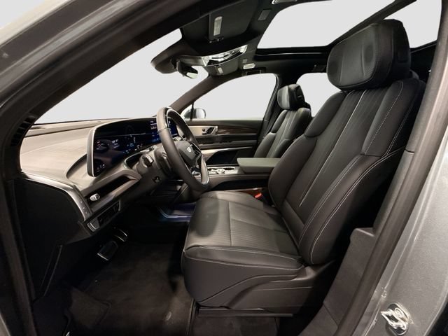 Certified 2026 Cadillac Vistiq Luxury AWD/4WD image 18
