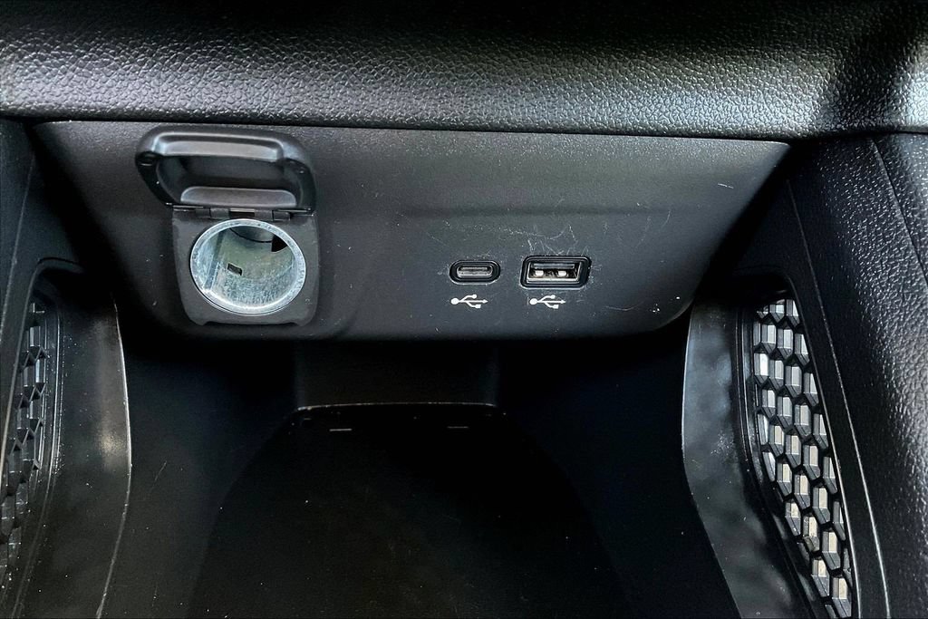 Used 2025 Chevrolet TrailBlazer LT AWD/4WD image 19