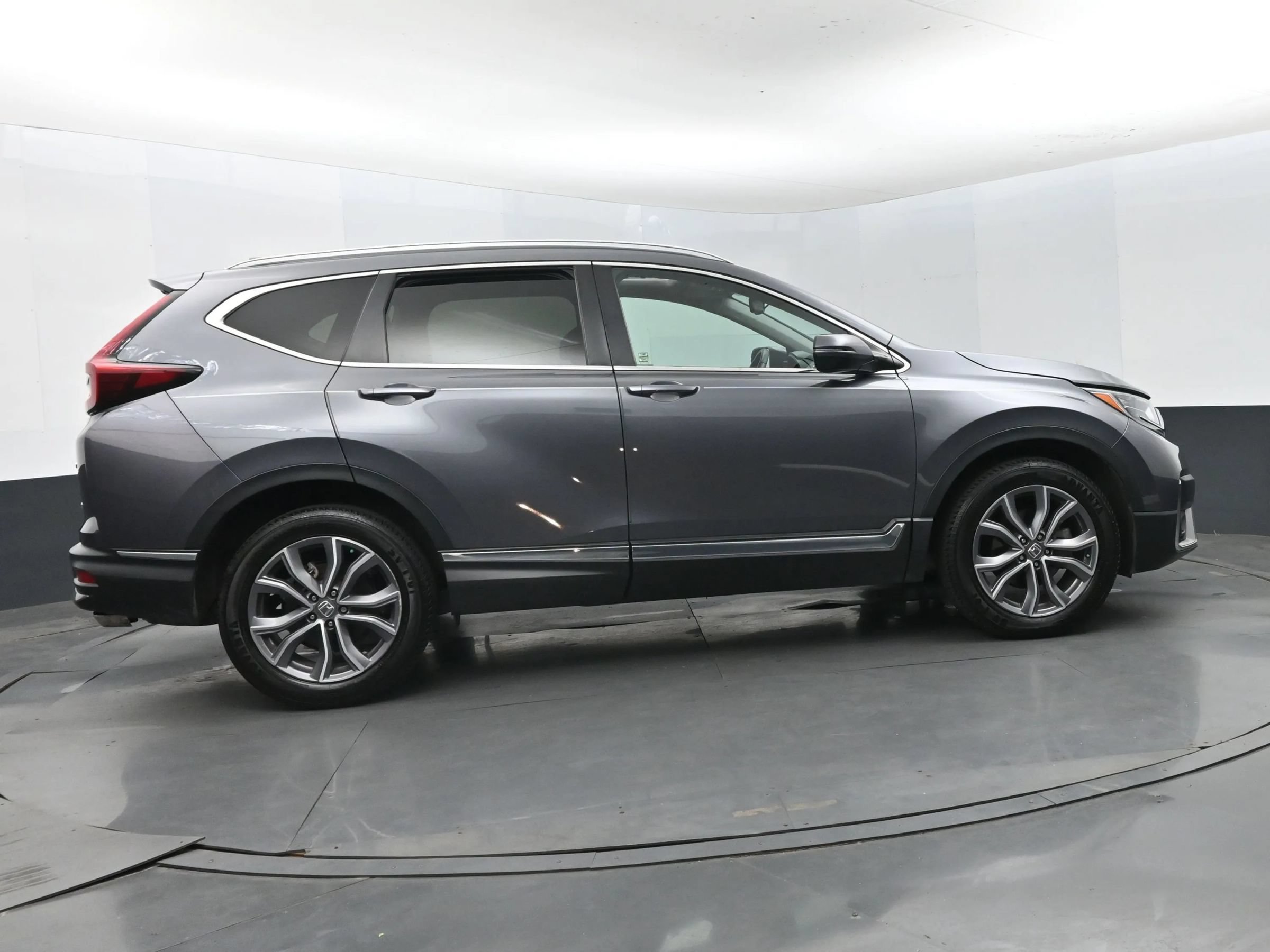 Used 2022 Honda CR-V Touring image 4