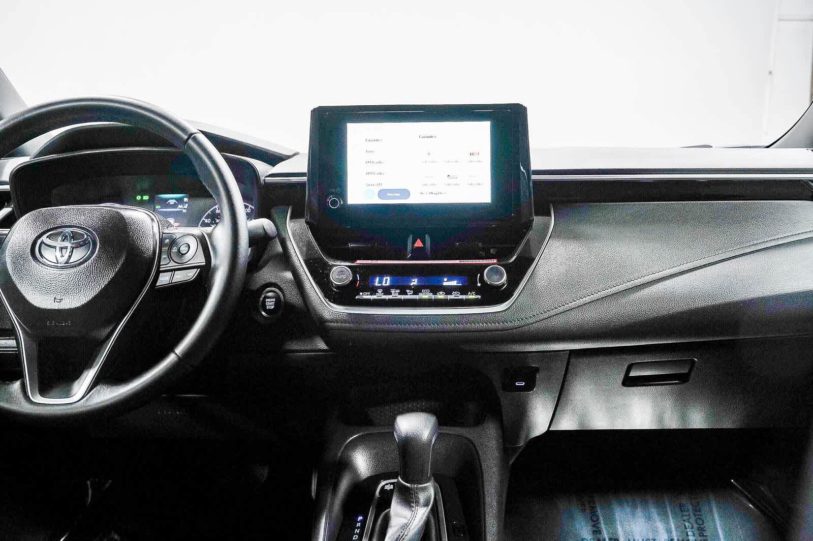 Certified 2025 Toyota Corolla SE FWD image 14