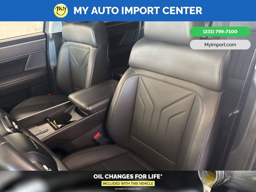 Used 2025 Hyundai Santa Fe SEL image 13