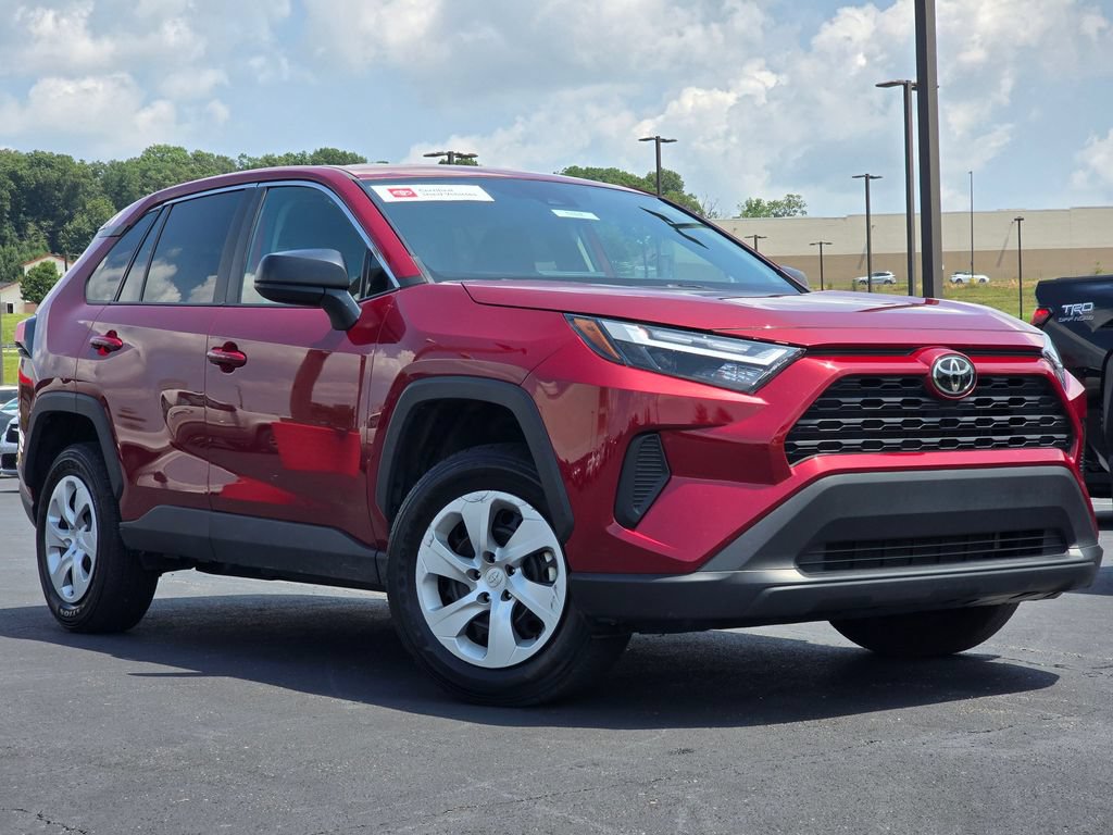 Certified 2025 Toyota RAV4 LE AWD/4WD image 1
