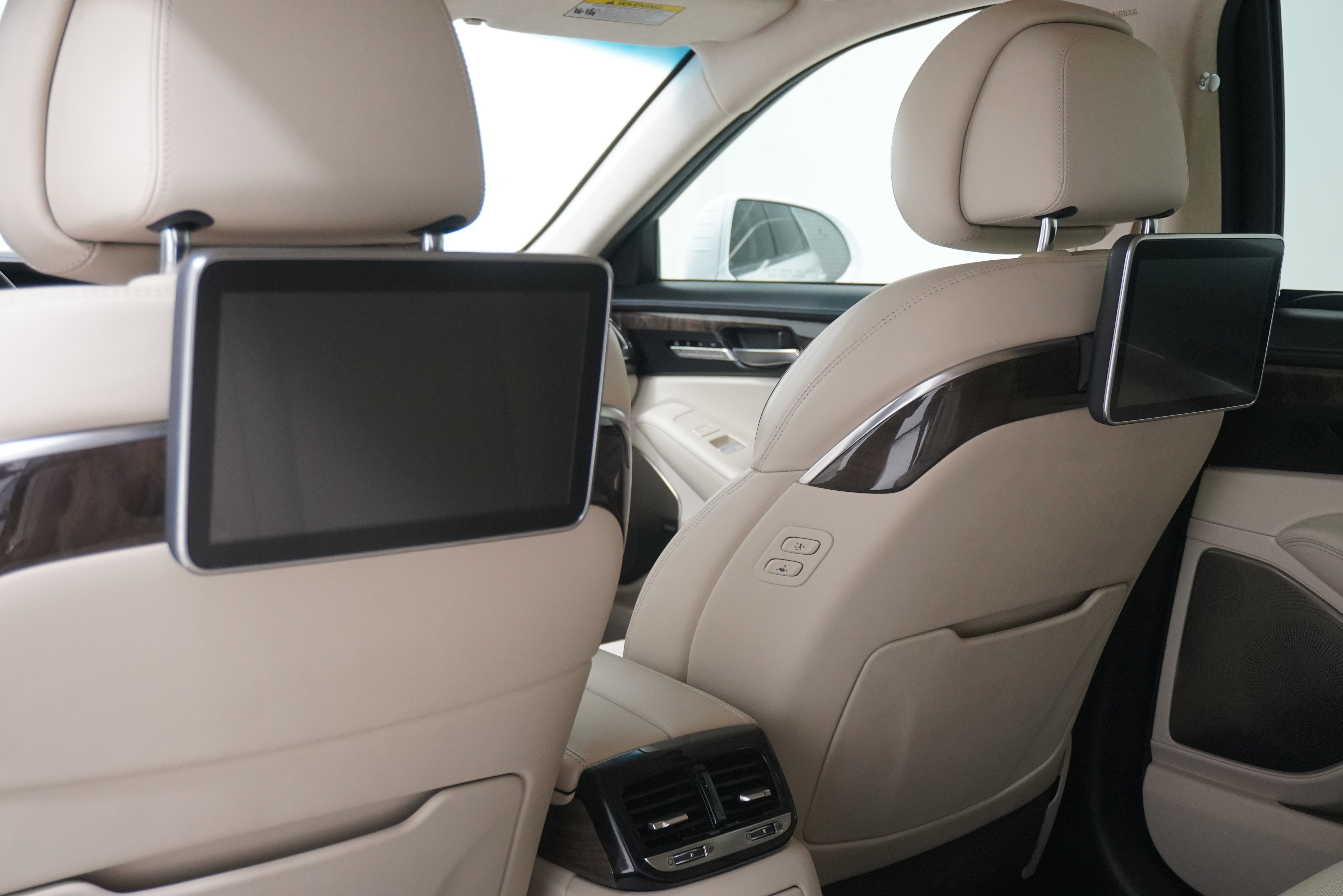 Used 2018 Genesis G90 5.0 Ultimate AWD/4WD image 12