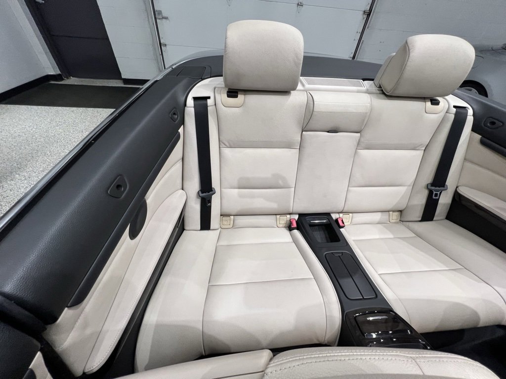 Used 2013 BMW 335i Convertible image 39