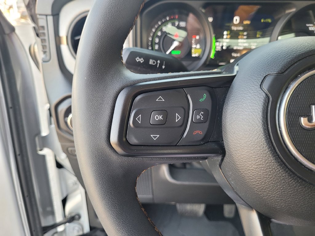 Used 2024 Jeep Wrangler Unlimited w/ Convenience Group AWD/4WD image 26