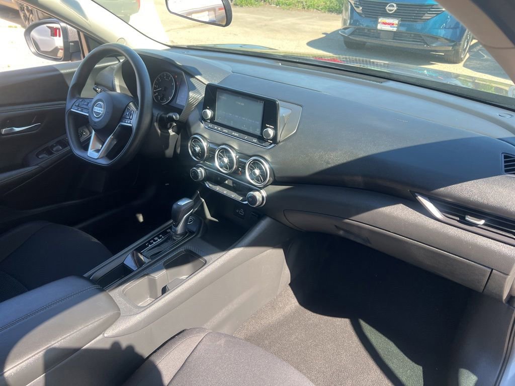 Certified 2023 Nissan Sentra S FWD image 19