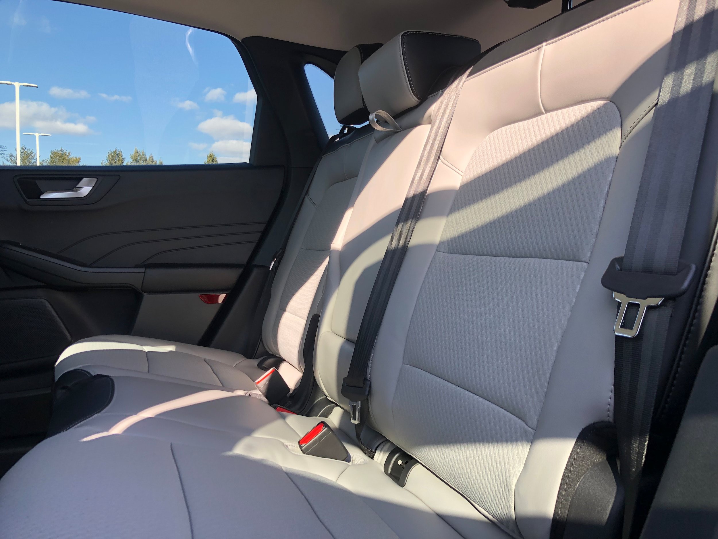 New 2025 Ford Escape SE w/ Class II Trailer Tow Package FWD image 10