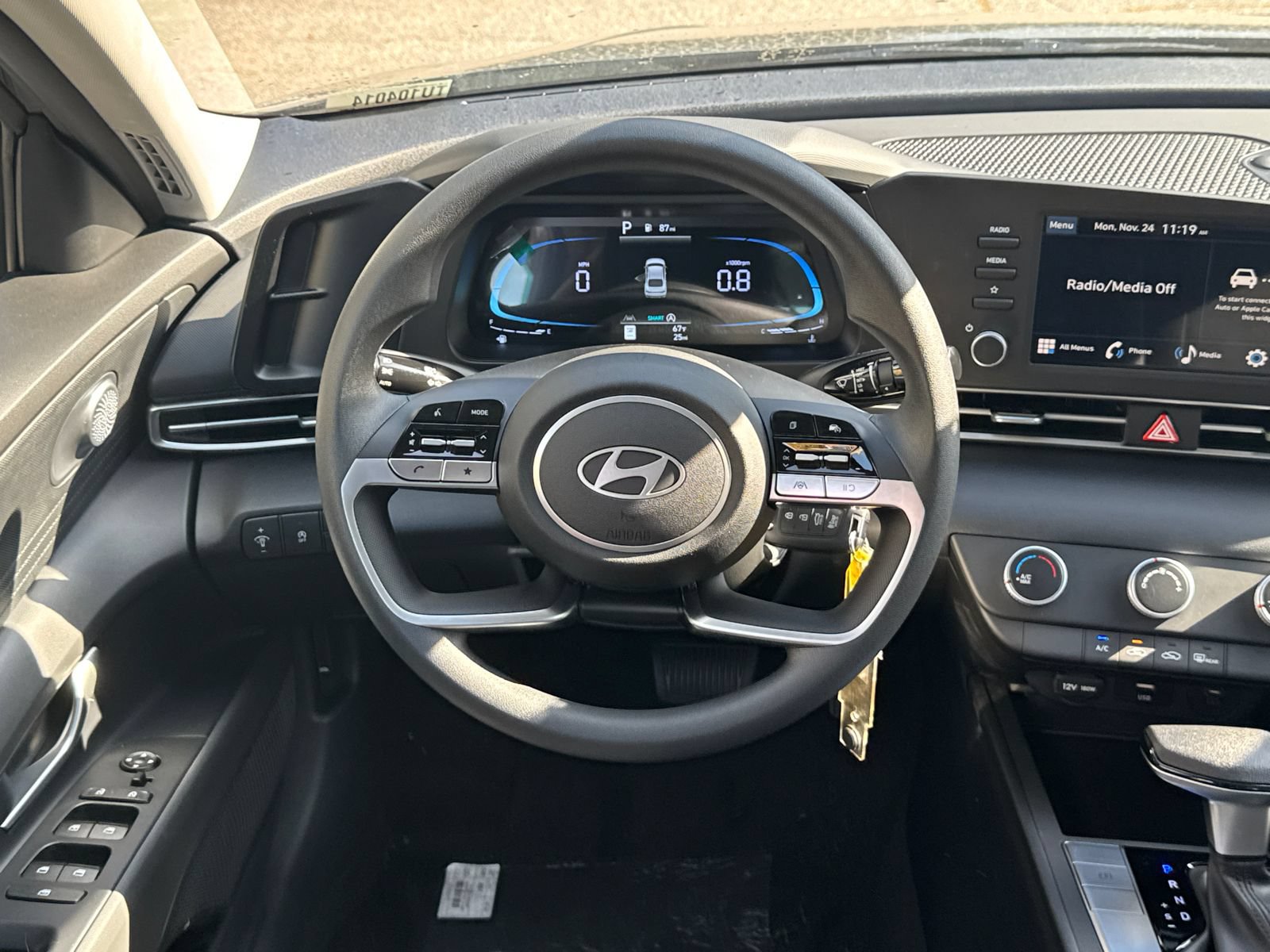 New 2026 Hyundai Elantra SE FWD image 24