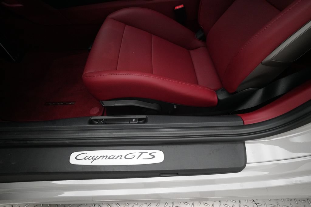 Certified 2025 Porsche 718 Cayman GTS RWD image 12