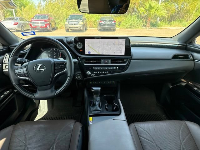Used 2024 Lexus ES 350 w/ Technology Package FWD image 11
