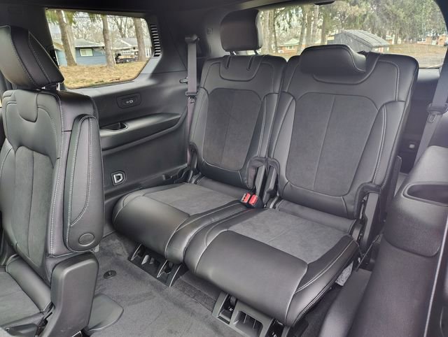 New 2025 Jeep Grand Cherokee L Laredo image 32