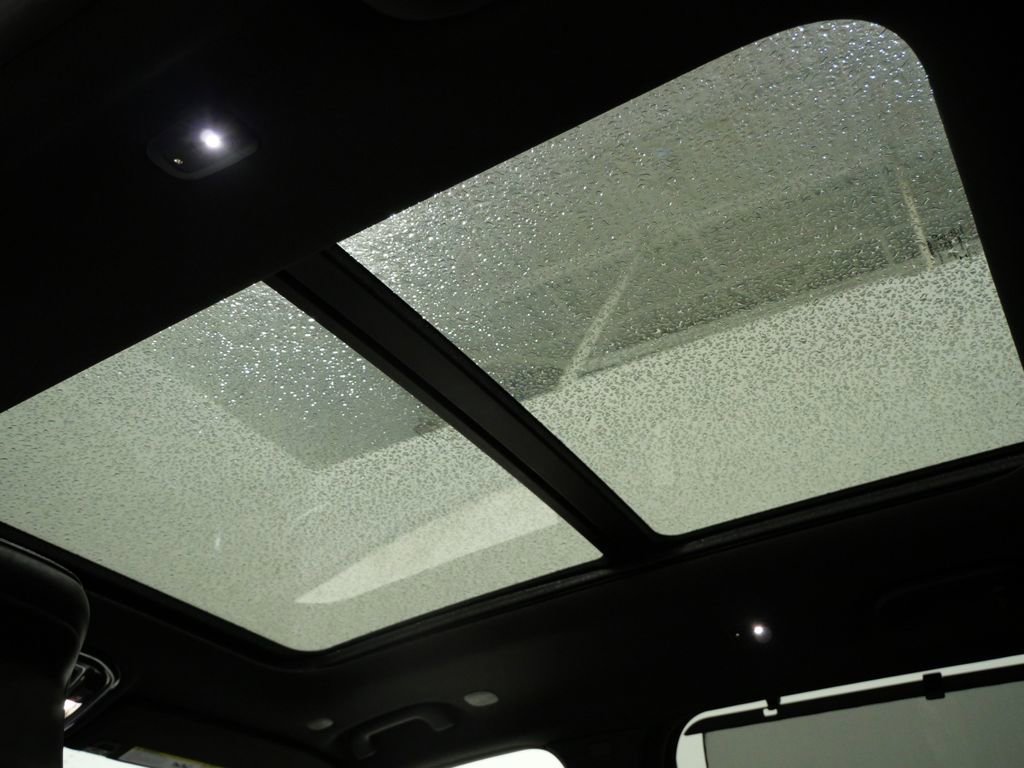 Used 2022 Jeep Grand Cherokee L Overland w/ Luxury Tech Group IV image 4