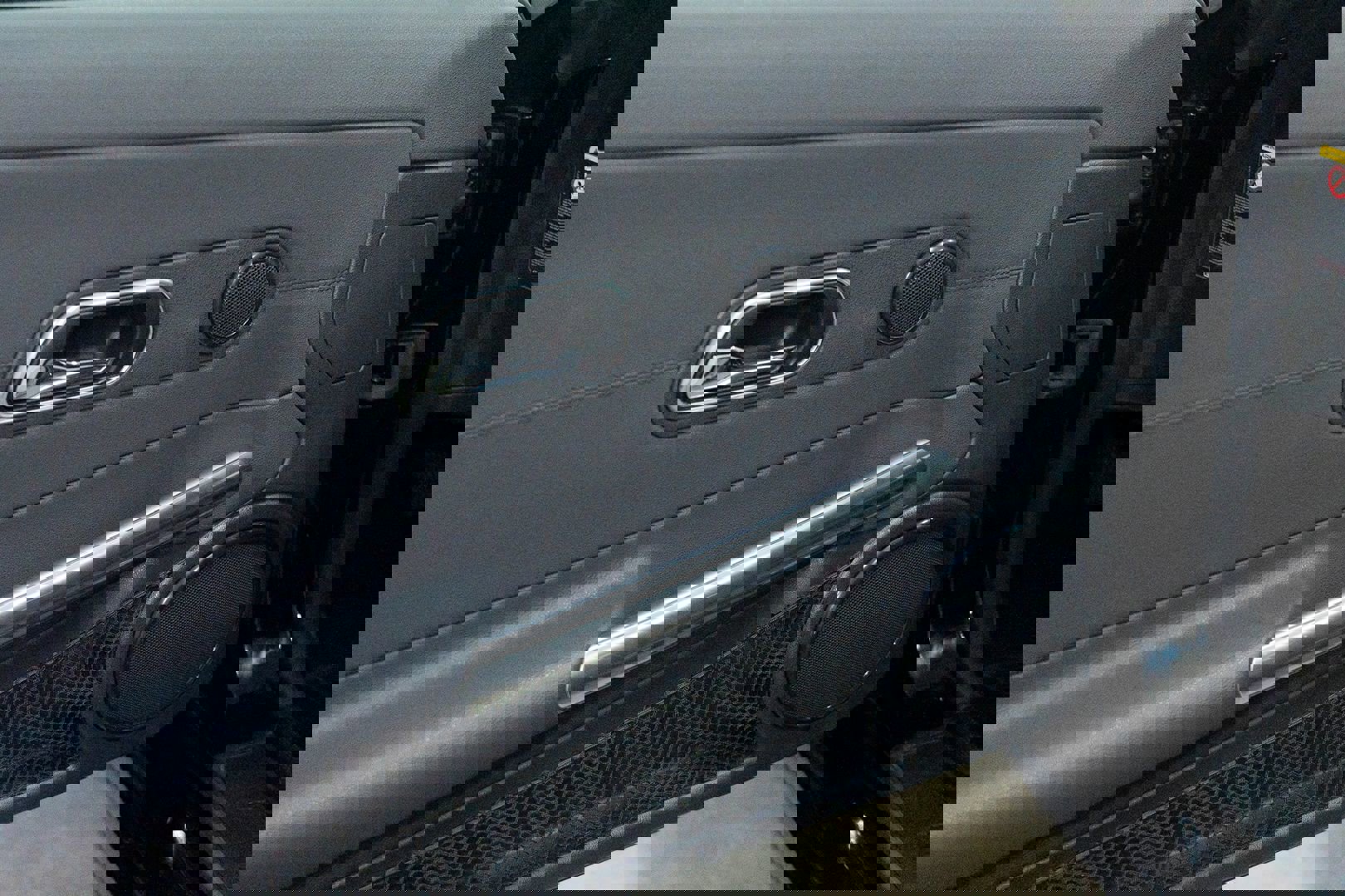 Used 2006 Chrysler Crossfire Coupe image 16