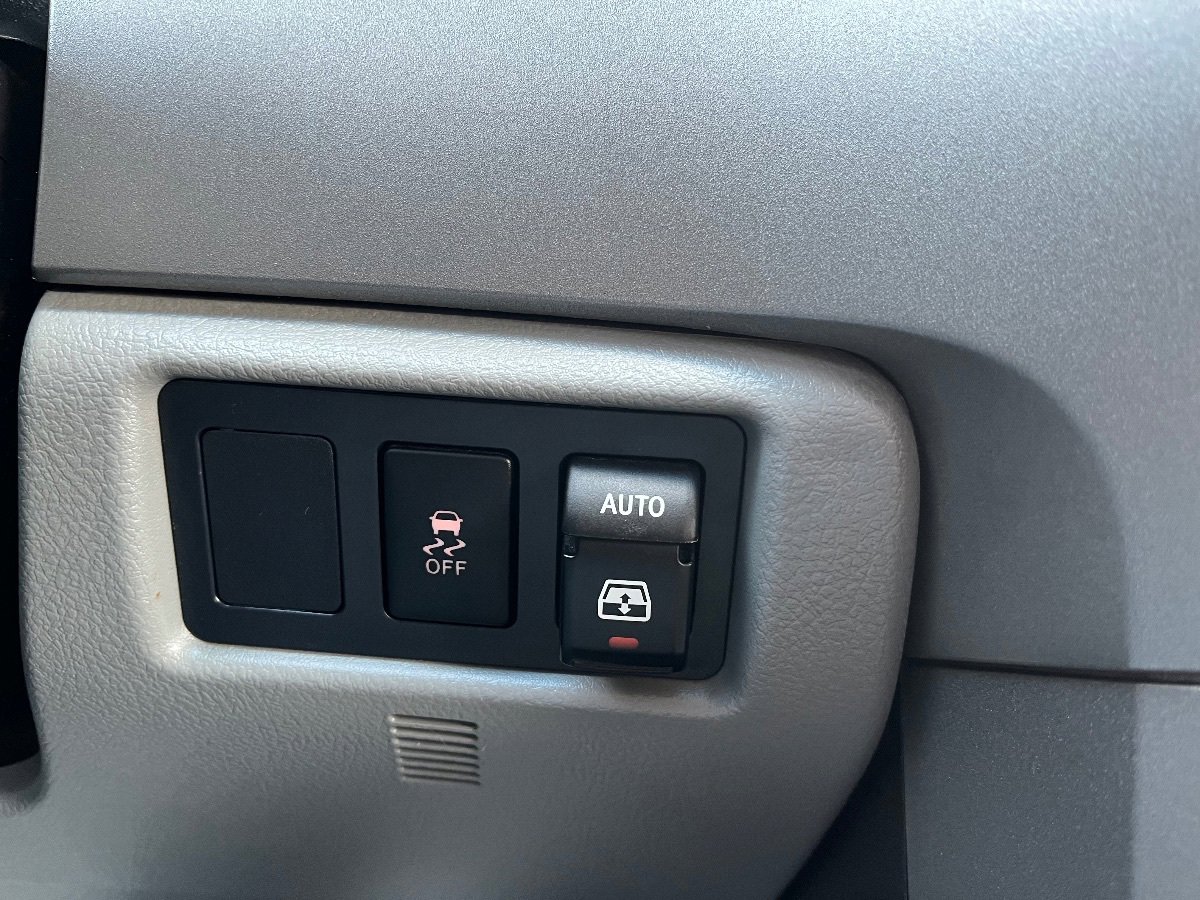 Used 2014 Toyota Sequoia SR5 AWD/4WD image 18
