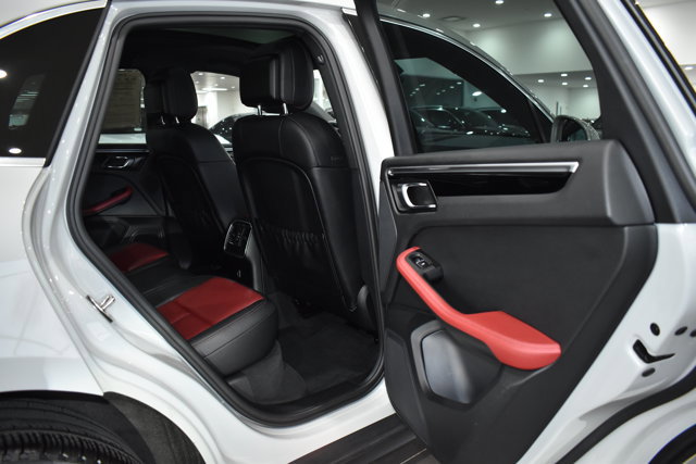 Used 2022 Porsche Macan S image 27