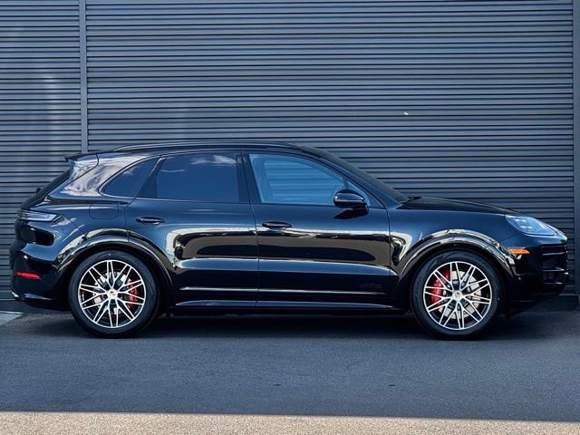 New 2026 Porsche Cayenne GTS AWD/4WD image 8