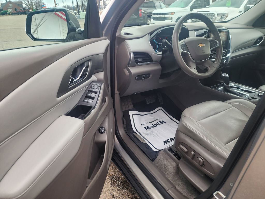 Used 2018 Chevrolet Traverse LT w/ LPO, Floor Liner Package image 28