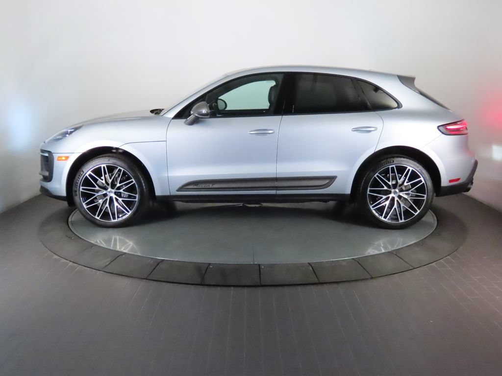Certified 2024 Porsche Macan Turbo AWD/4WD image 2