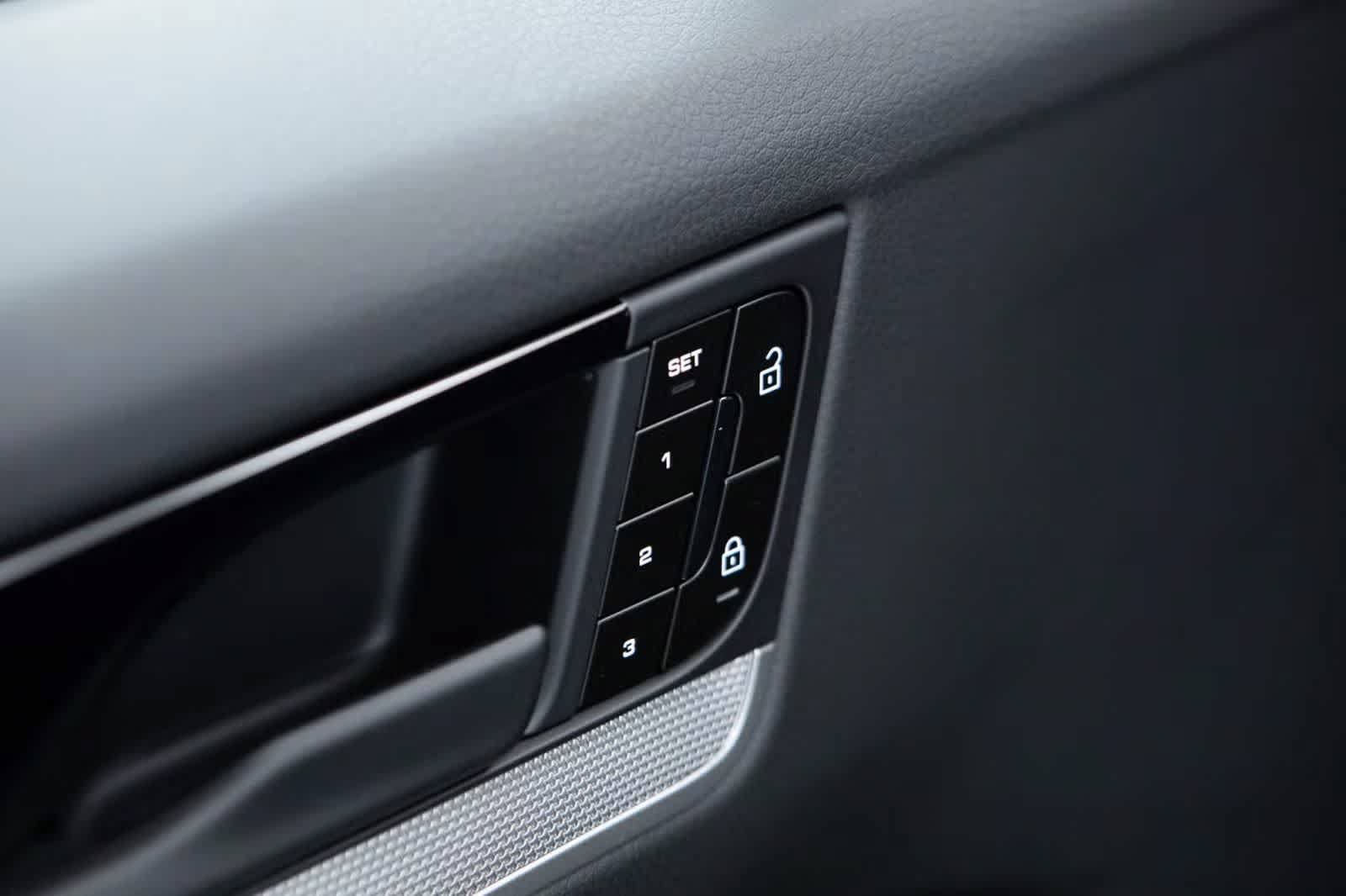 Certified 2026 Porsche Cayenne Coupe AWD/4WD image 23