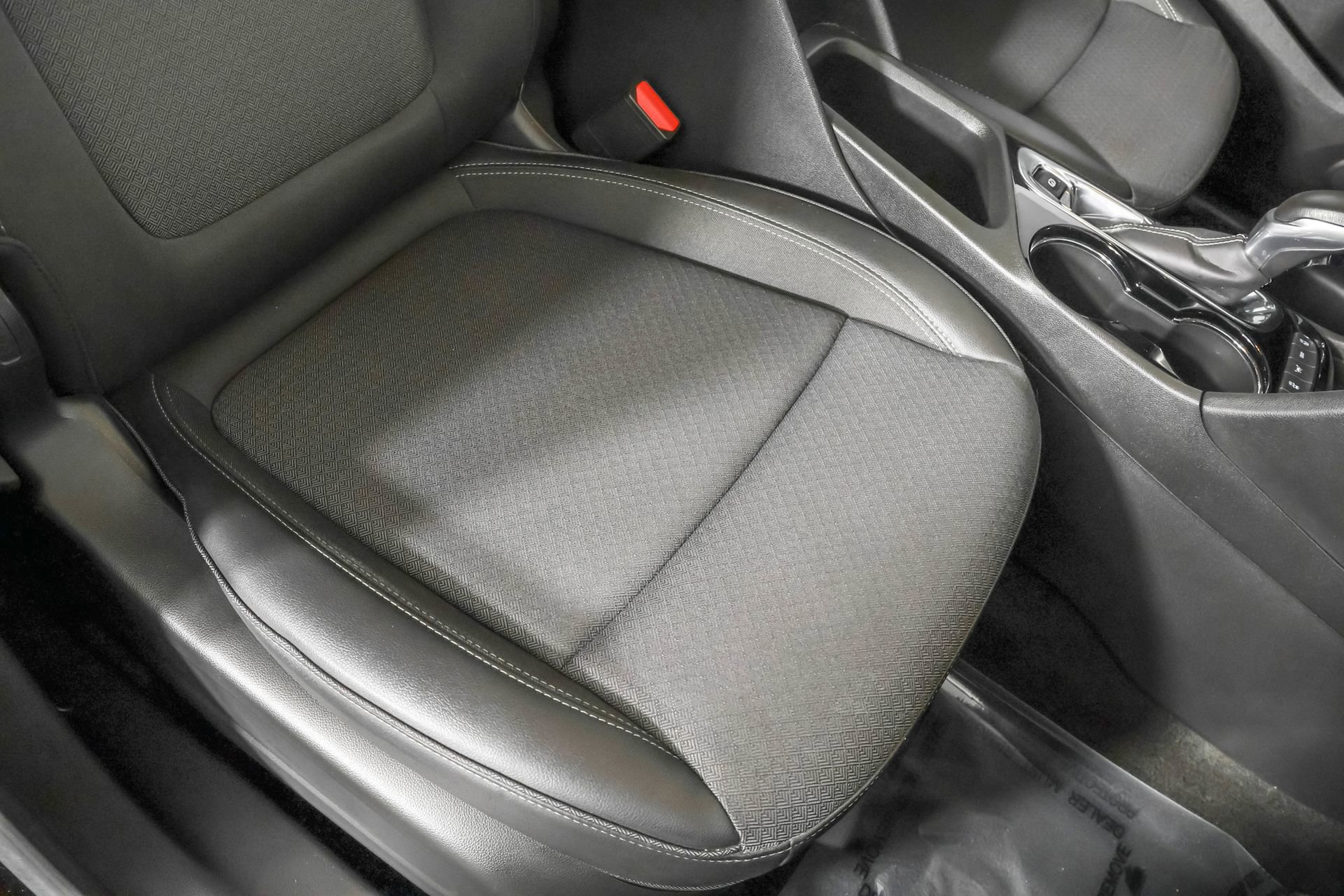 Used 2023 Buick Encore GX Select w/ Safety Package II AWD/4WD image 44