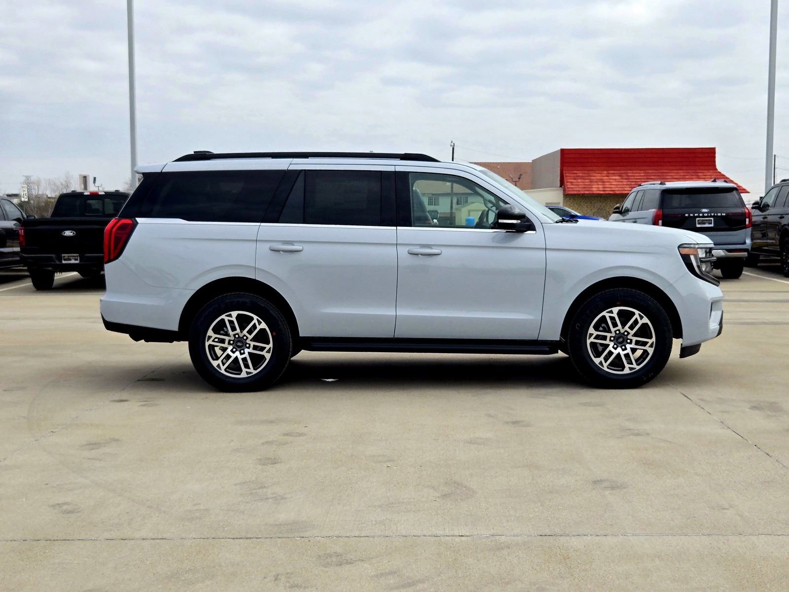 New 2026 Ford Expedition Active RWD image 7