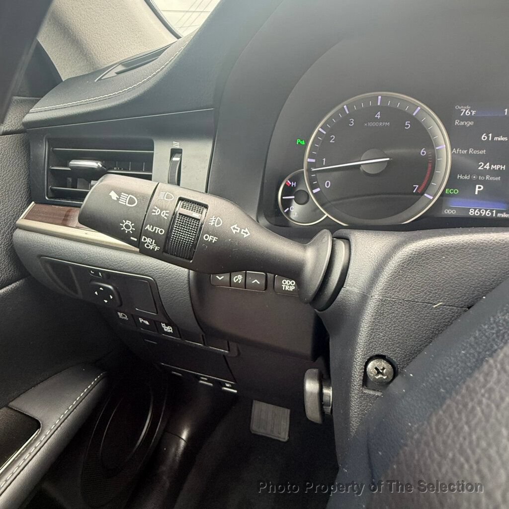 Used 2018 Lexus ES 350 w/ Luxury Package w/Wood Trim FWD image 26