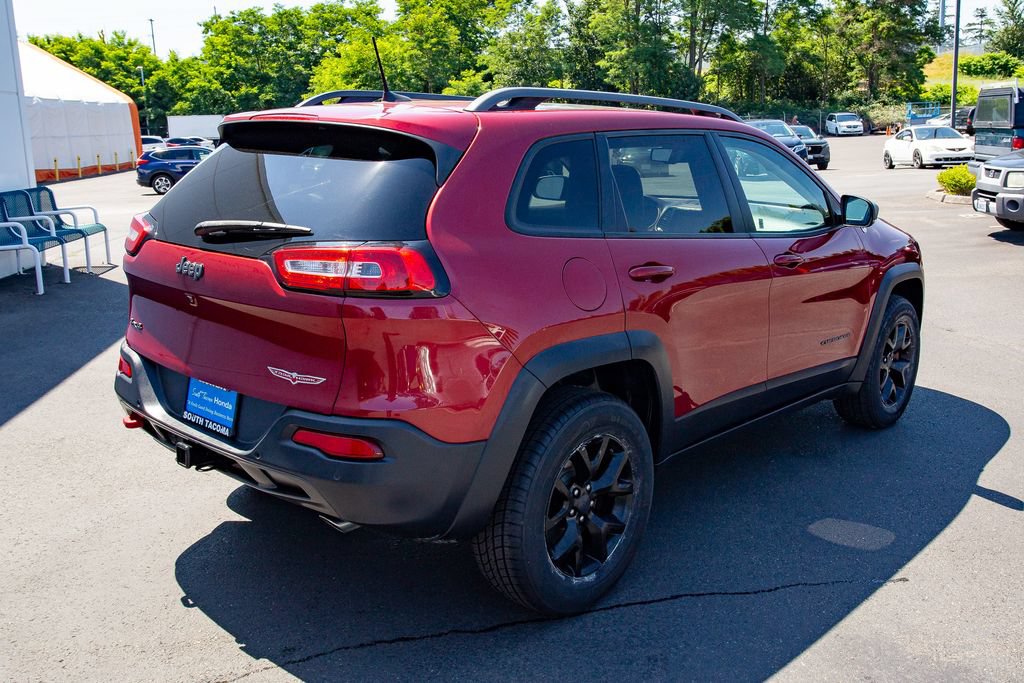 Used 2017 Jeep Cherokee Trailhawk AWD/4WD image 14