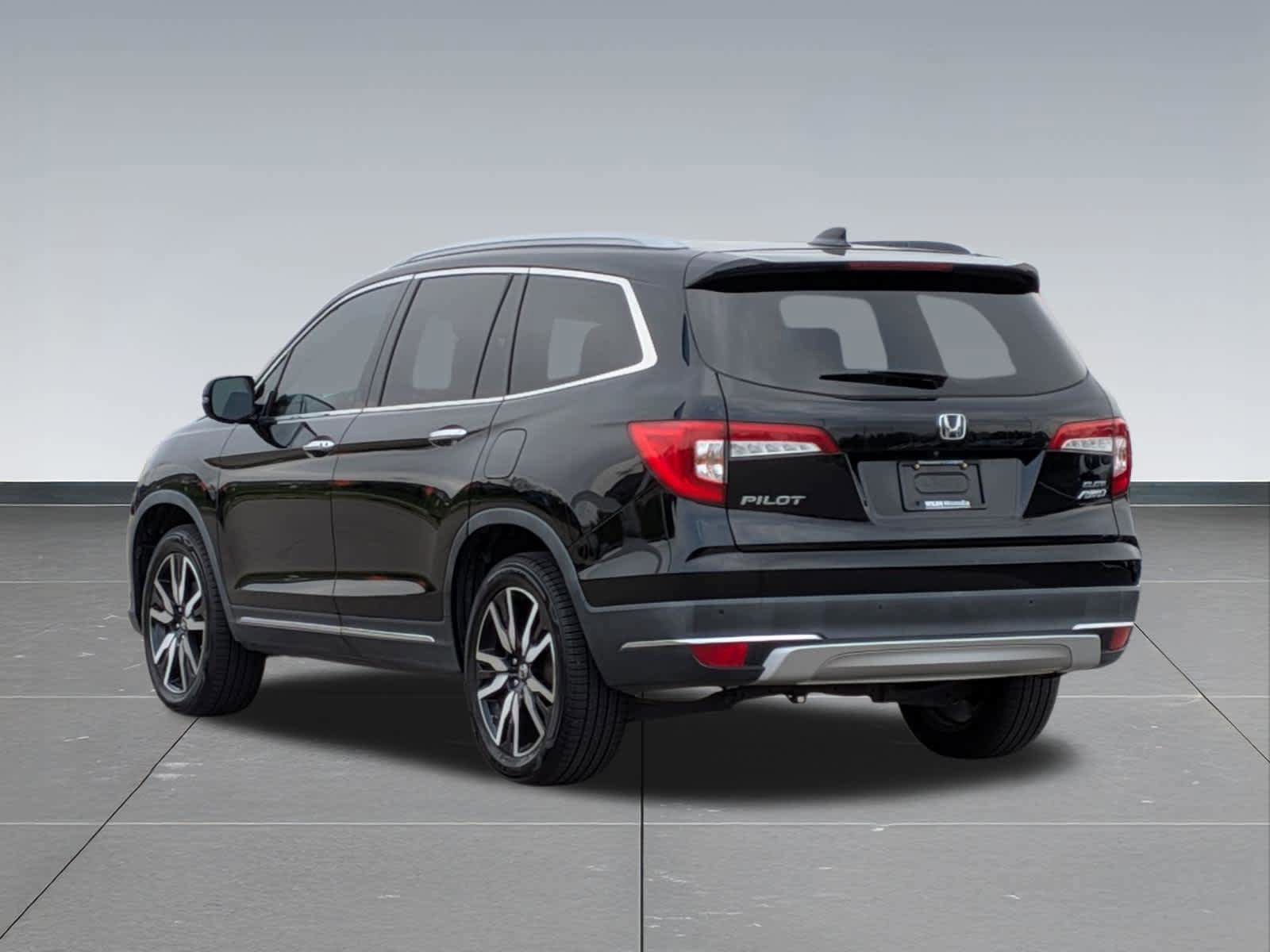 Used 2021 Honda Pilot Elite image 3
