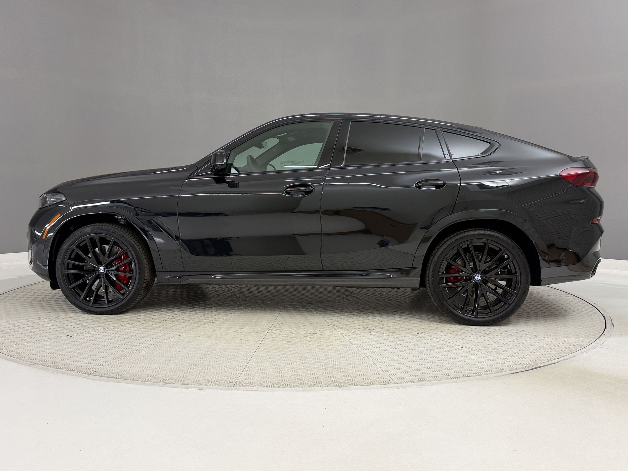 New 2027 BMW X6 xDrive40i w/ Premium Package AWD/4WD image 2