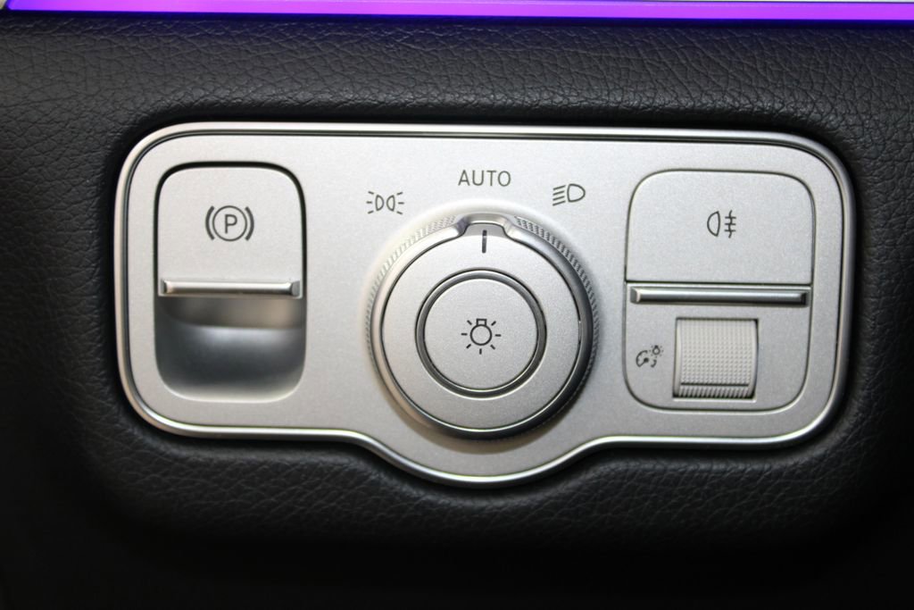 Used 2024 Mercedes-Benz GLS 450 4MATIC image 48