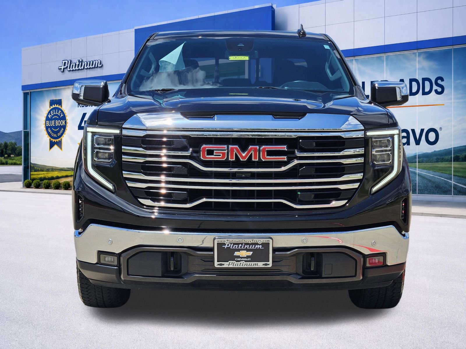 Used 2024 GMC Sierra 1500 SLT w/ SLT Premium Plus Package AWD/4WD image 6