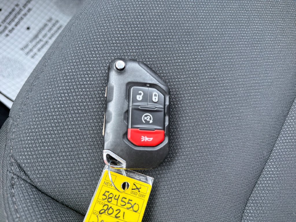 Used 2021 Jeep Wrangler Sport AWD/4WD image 28