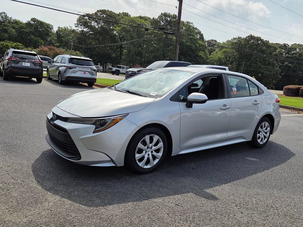 Used 2023 Toyota Corolla LE FWD image 3