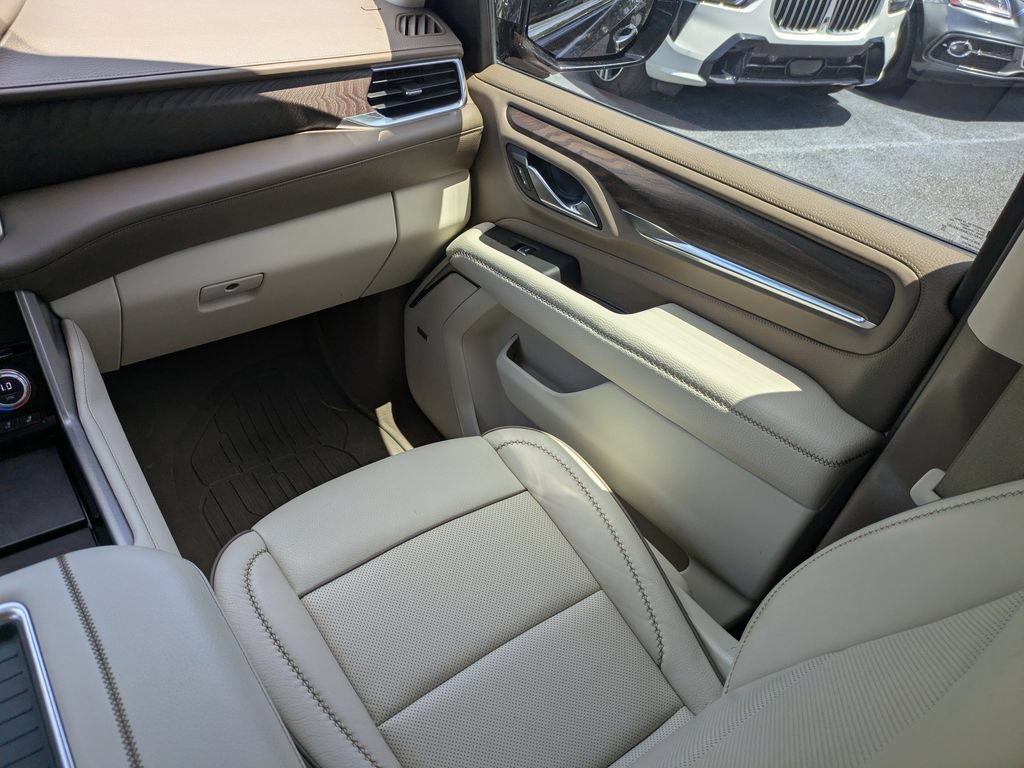 Used 2023 GMC Yukon Denali RWD image 17