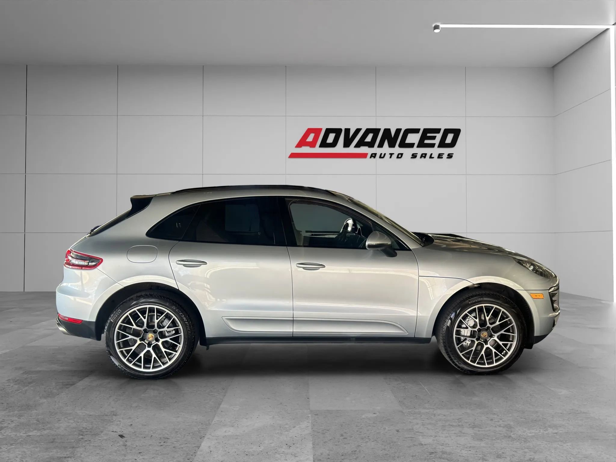Used 2017 Porsche Macan S AWD/4WD image 8