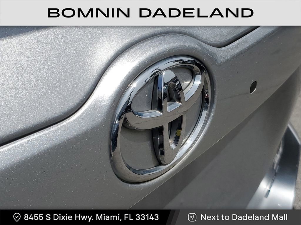 Used 2017 Toyota Highlander SE image 6