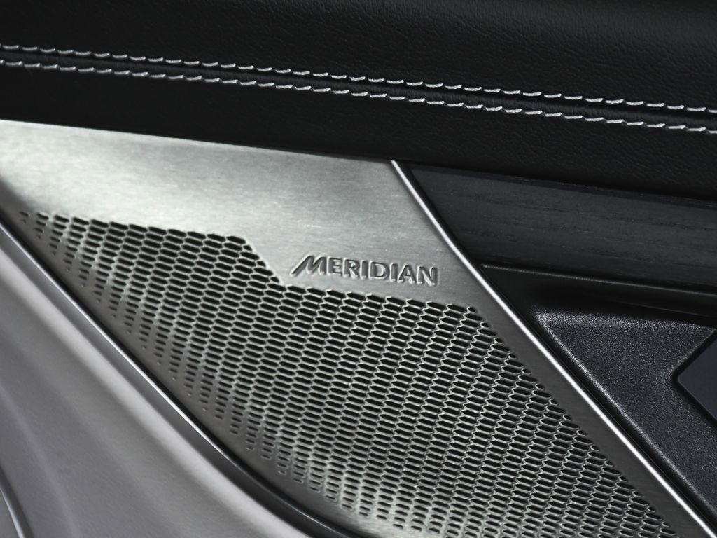 Used 2024 Jaguar XF R-Dynamic SE image 34