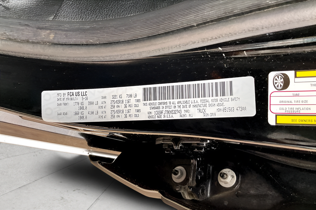 Used 2019 RAM 1500 Laramie AWD/4WD image 29