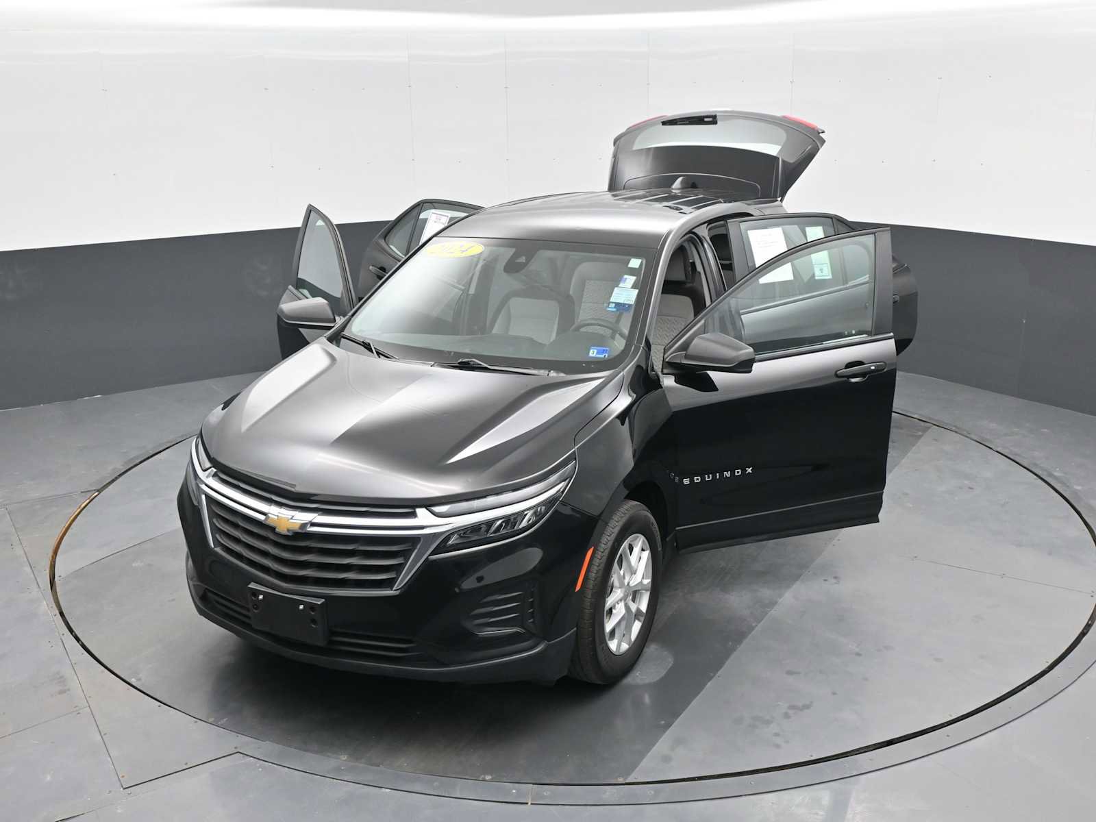 Used 2024 Chevrolet Equinox LS w/ Driver Confidence II Package FWD image 27