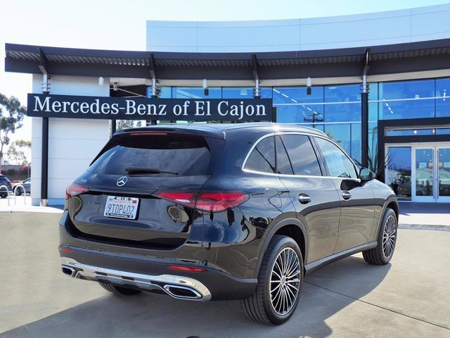 Used 2025 Mercedes-Benz GLC 300 image 3