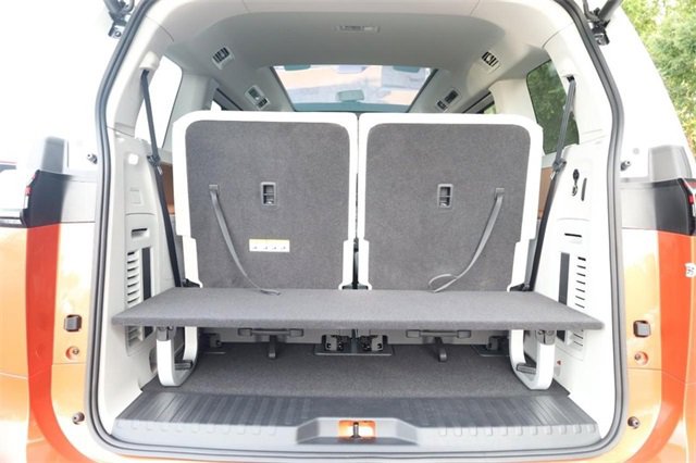 New 2025 Volkswagen ID. Buzz Pro S Plus image 7